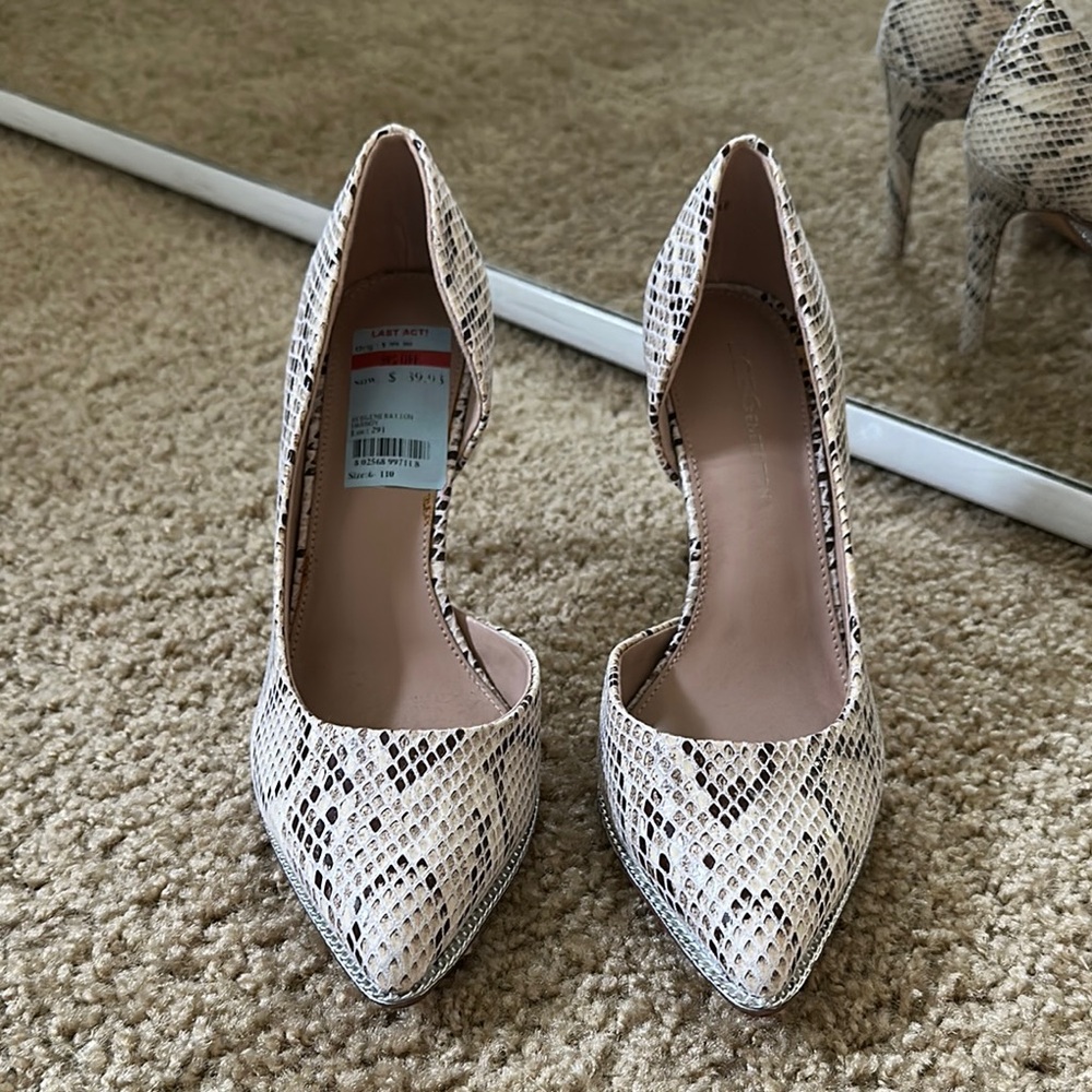 BCBGeneration Black and White Geometric Heels